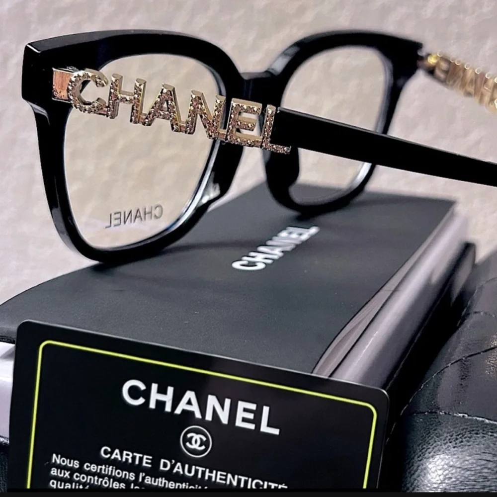 CHANEL authentic clear